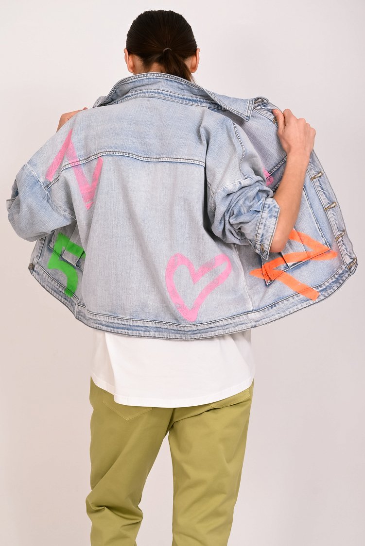 Jean jacket με χρωματιστά γράμματα