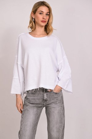 Μπλούζα crop με εξώραφα
