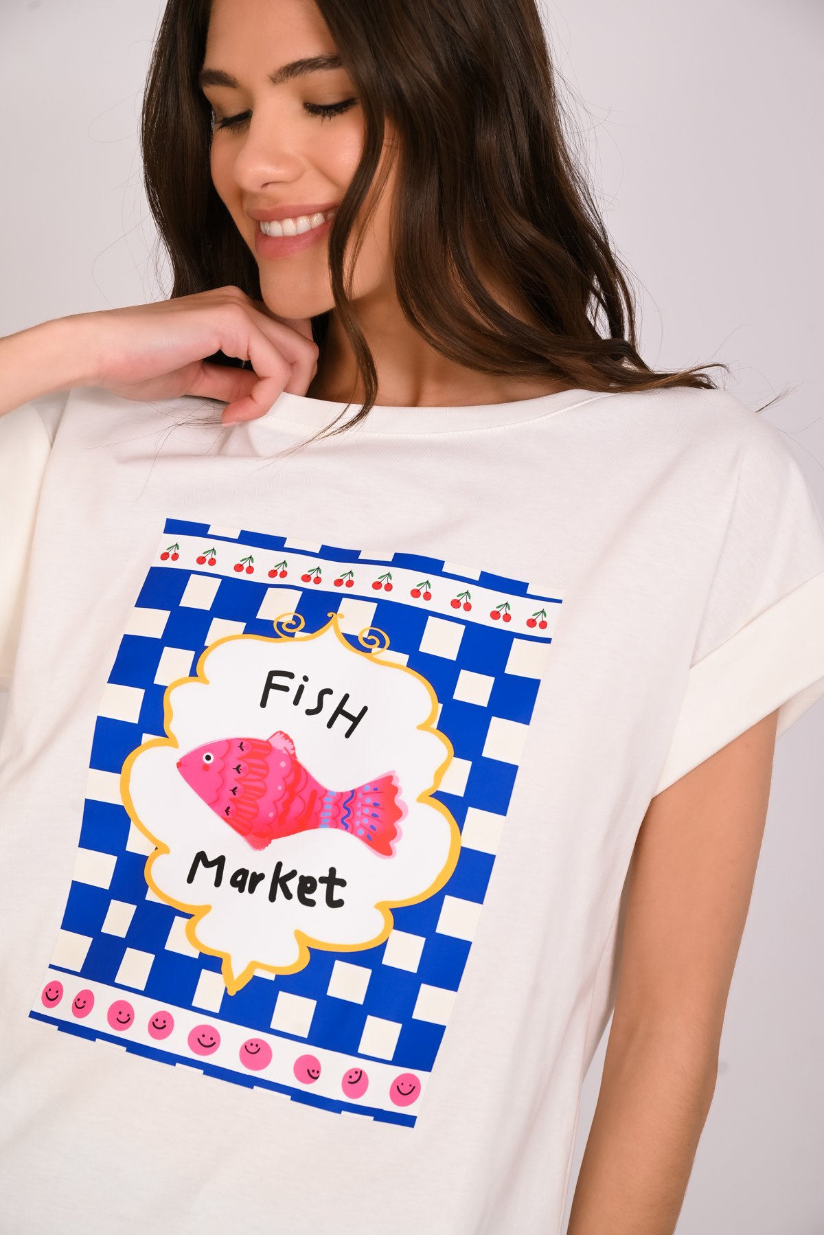 T-shirt fish market