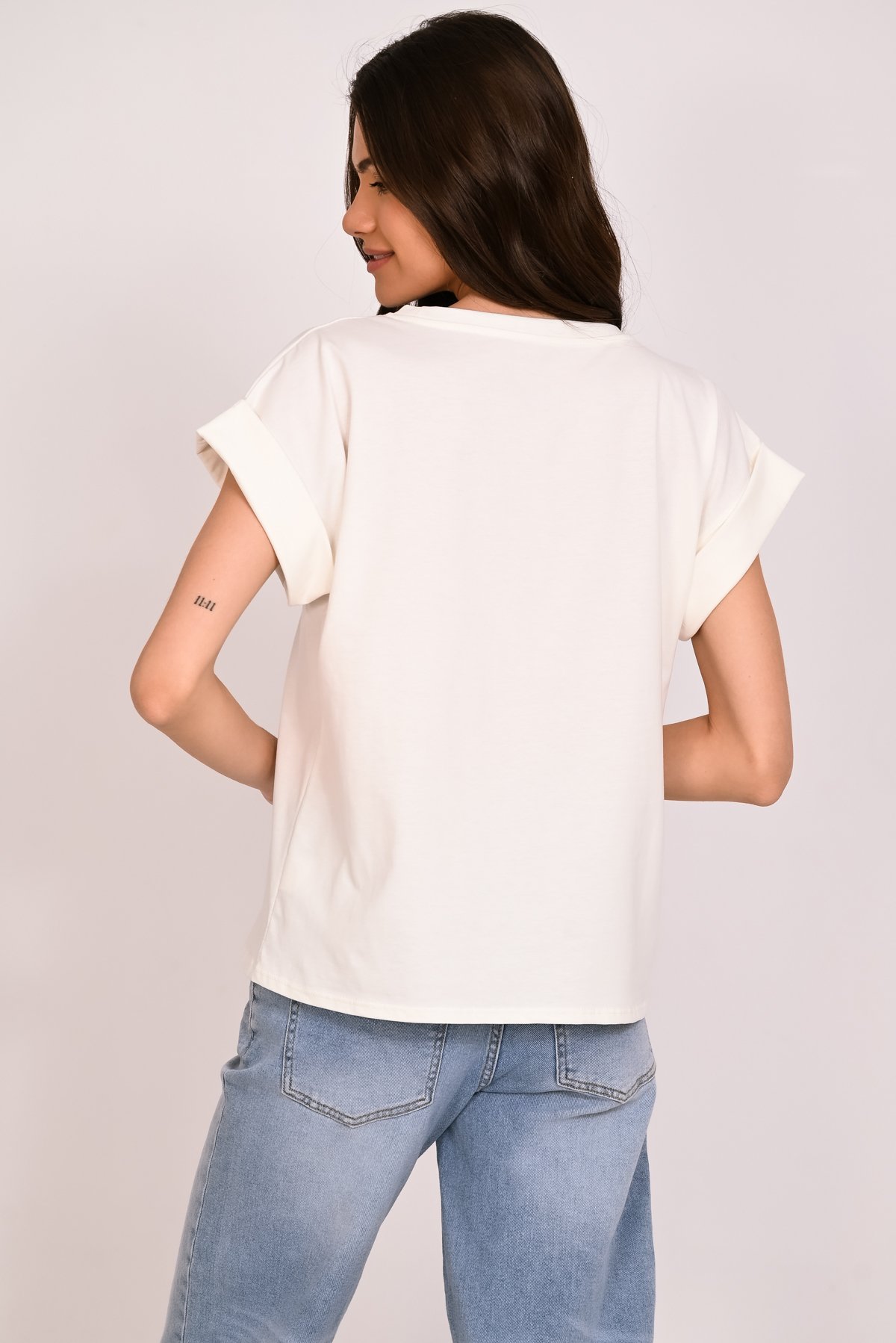T-shirt fish market