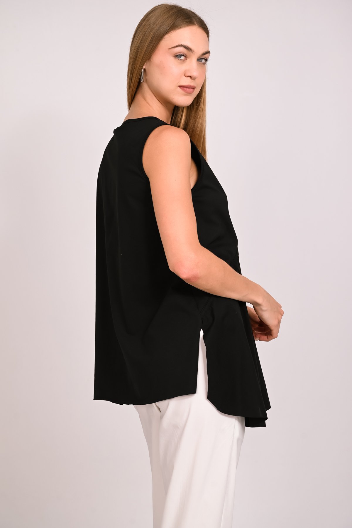 Μπλούζα αμάνικη V
