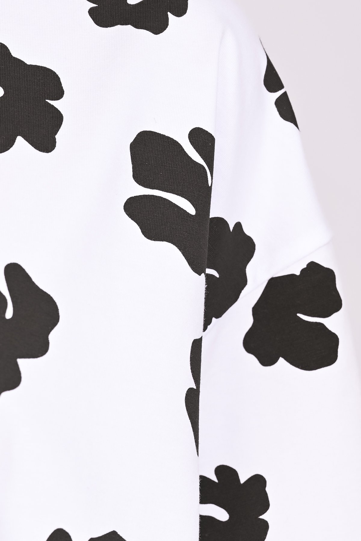 T-shirt με λουλούδια