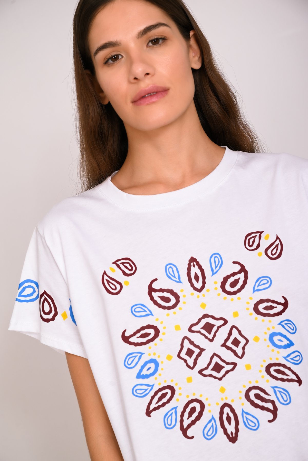 T-shirt με στάμπα λαχούρια
