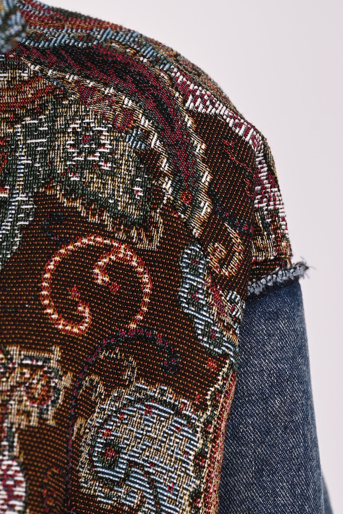 Jacket μπροκάρ με jean μανίκια